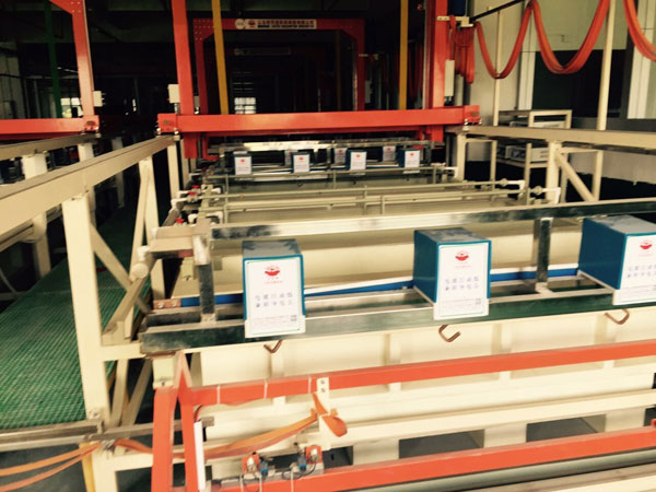 全自動龍門式電鍍生產線